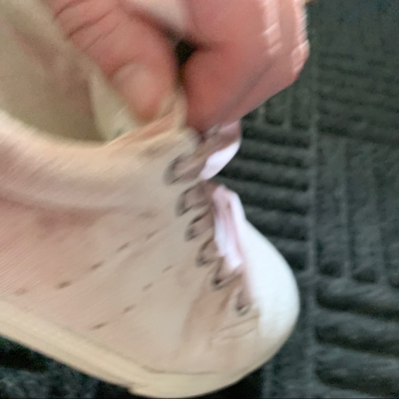 HP🎉🎉 Gymboree Soft Pink Sneaker w/ Satin L… - Picture 4 of 15